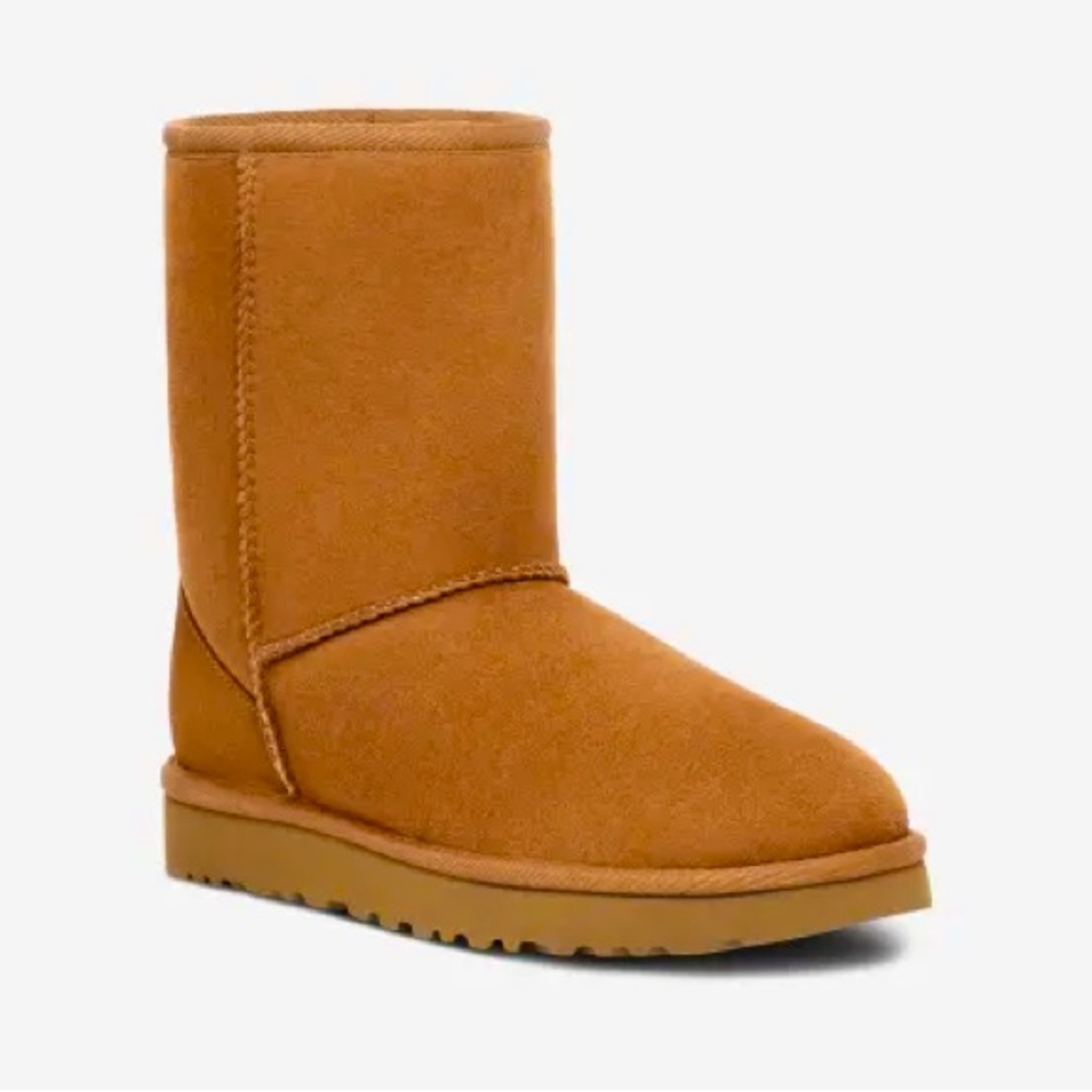 UGG Classic Short II
